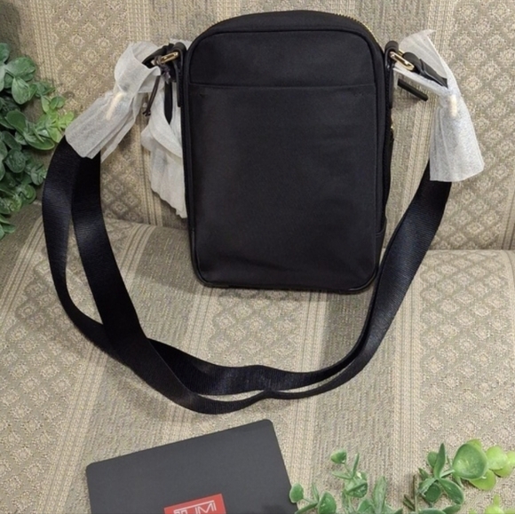 NWT Tumi Voyageur Ruma Small Crossbody Messenger Bag - Picture 4 of 16